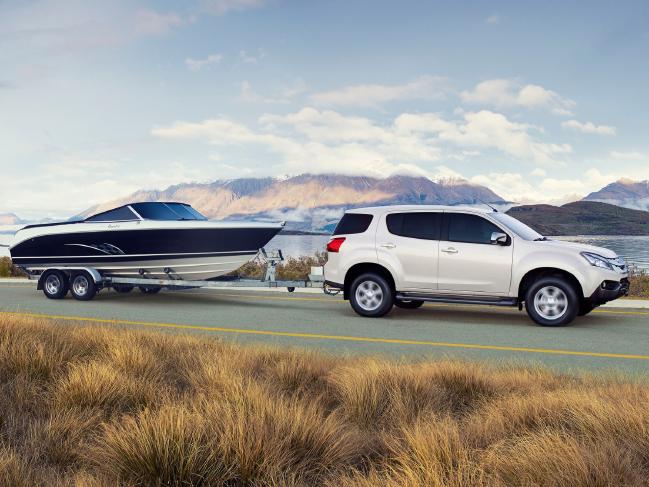 4WD Towing Boat